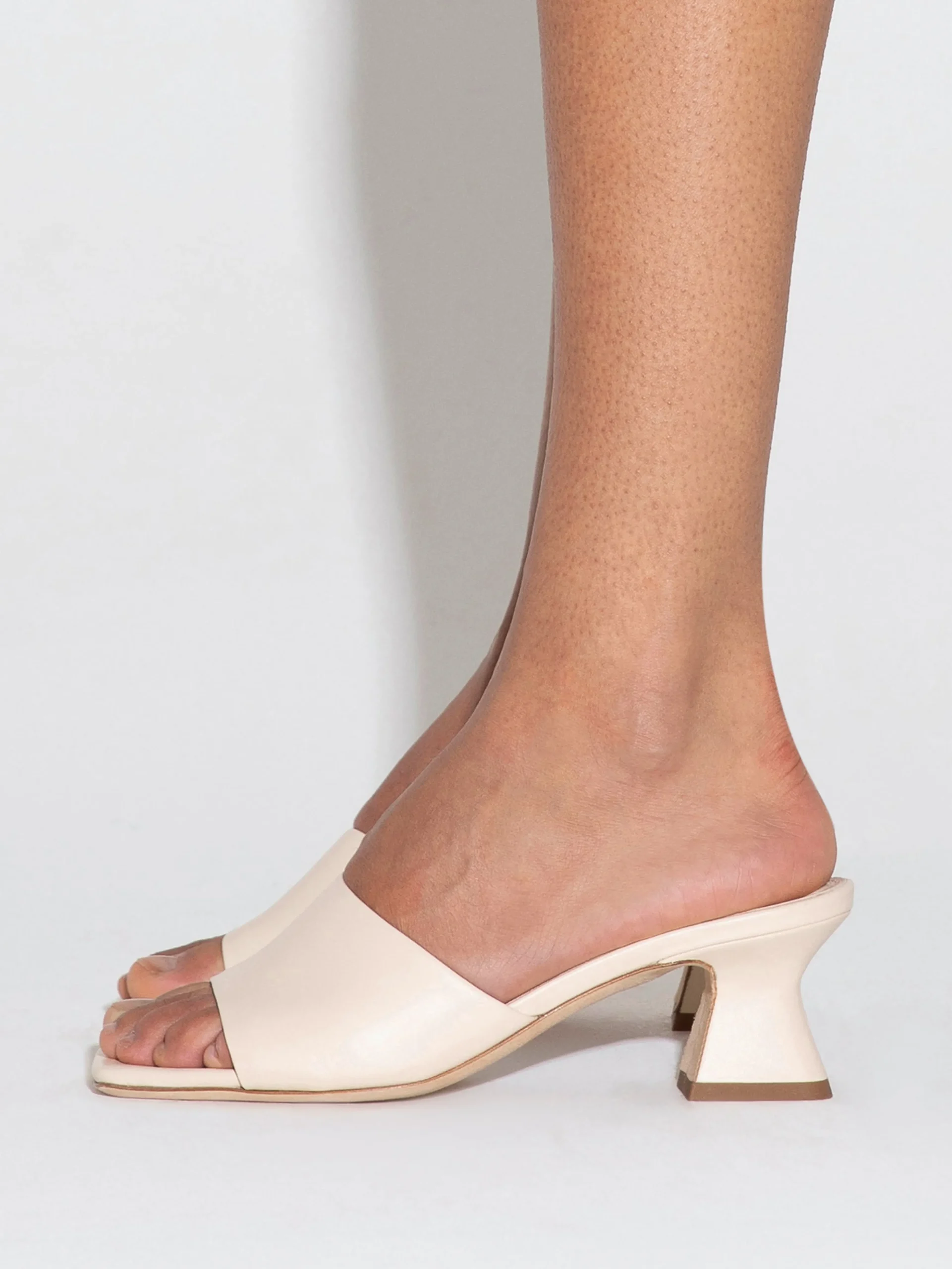 Ale Leather Mules