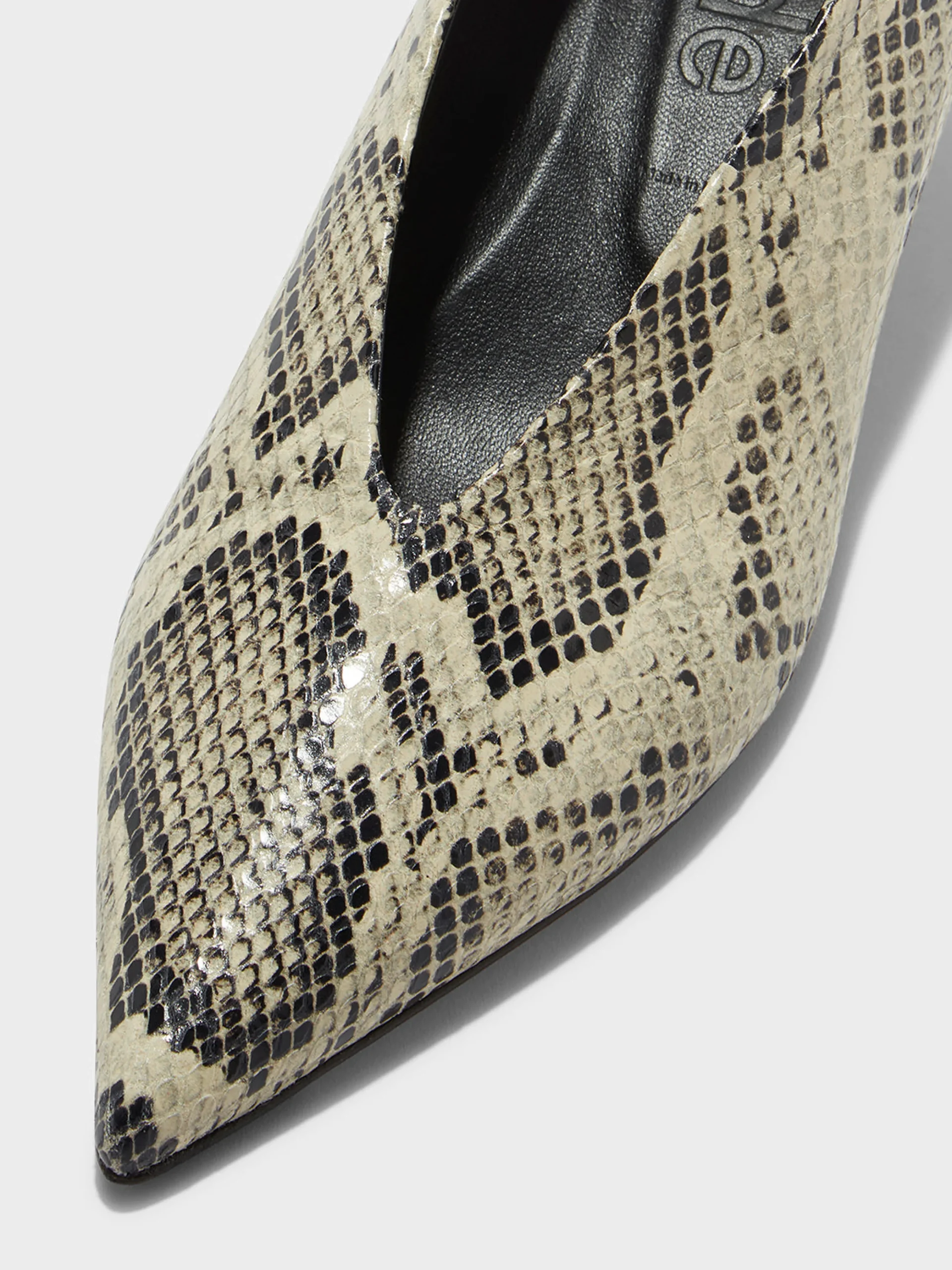 Clara Leather Pumps