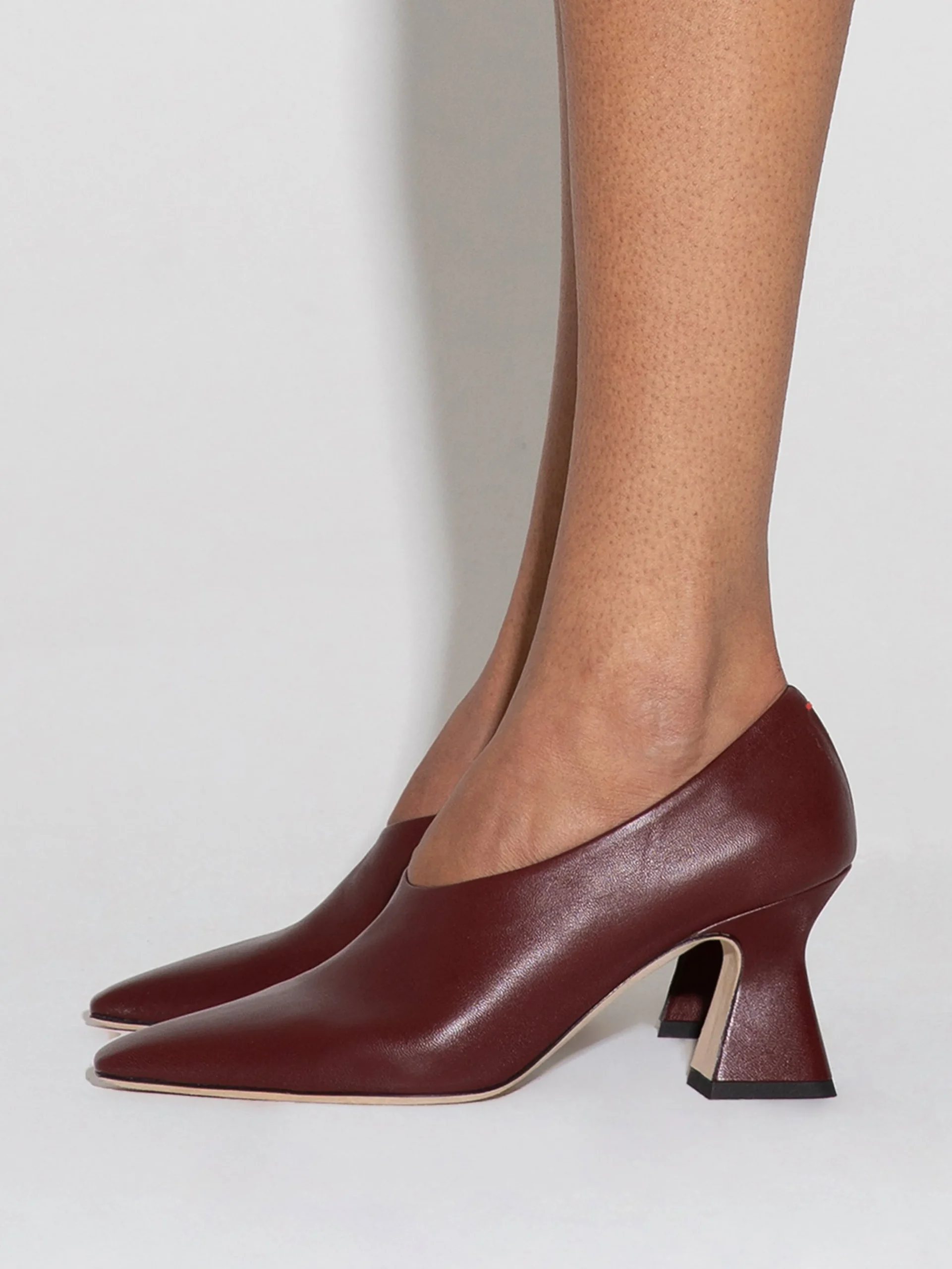 Nova Leather Pointed Pumps