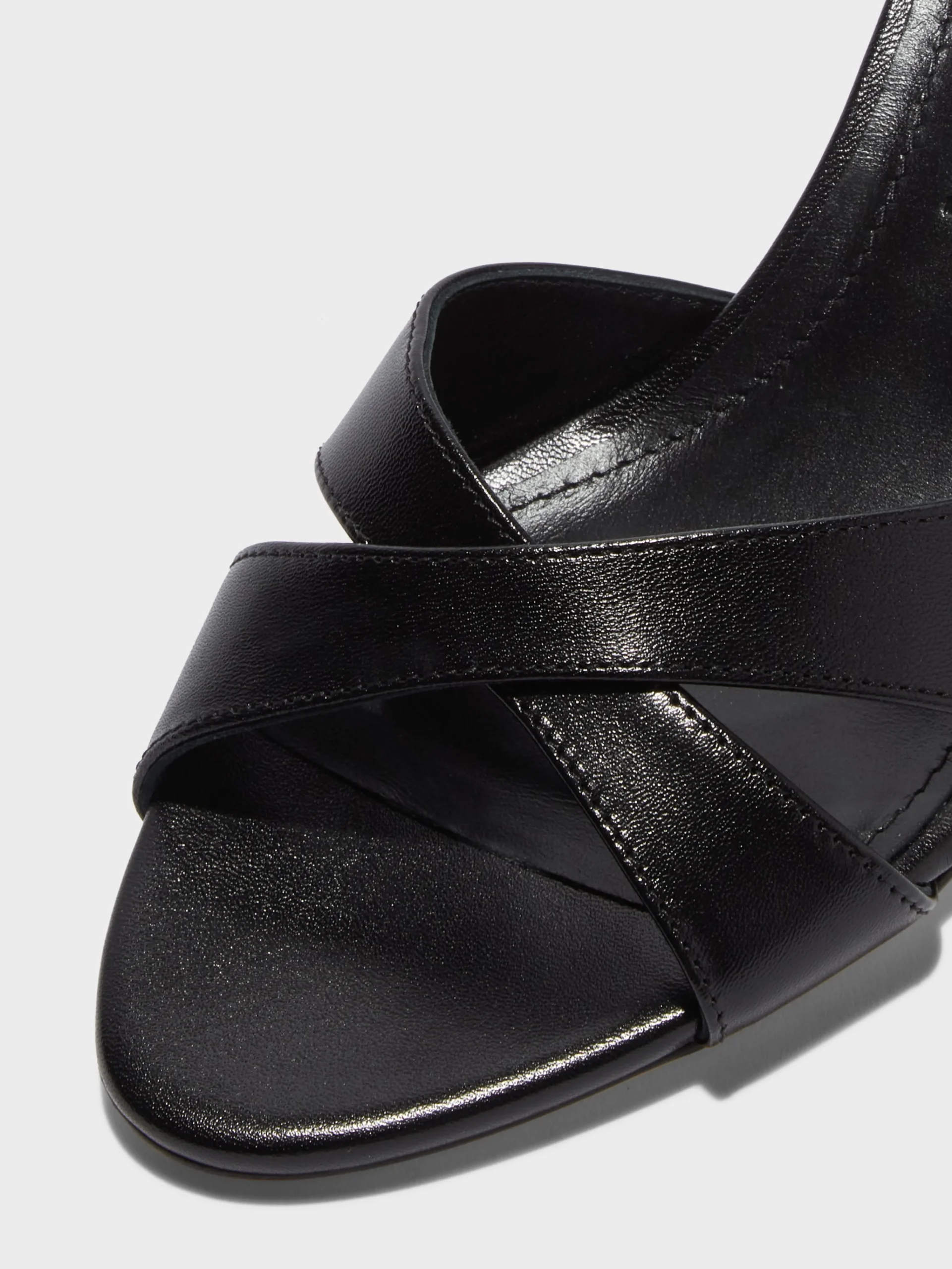 Vero Leather Mules